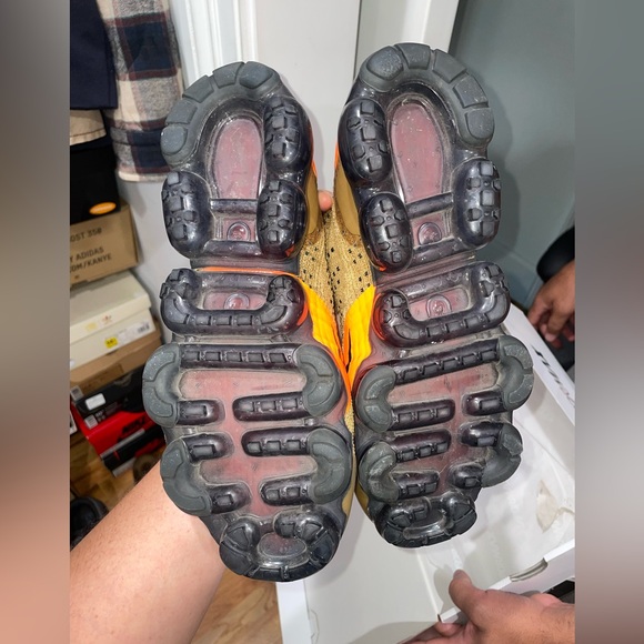 Nike Air Vapormax Flyknit 2 Brown with Orange and Blue - Picture 6 of 9